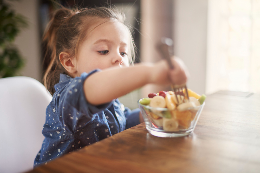 10 dicas para uma alimentação mais saudável das crianças — sem manual, nem receita pronta!